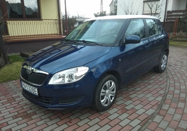 Skoda Fabia cena 21900 przebieg: 43500, rok produkcji 2011 z Konin małe 232